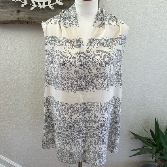 CAbi Black‎ and White Notched Collar Blouse style #3091 - Picture 1 of 8